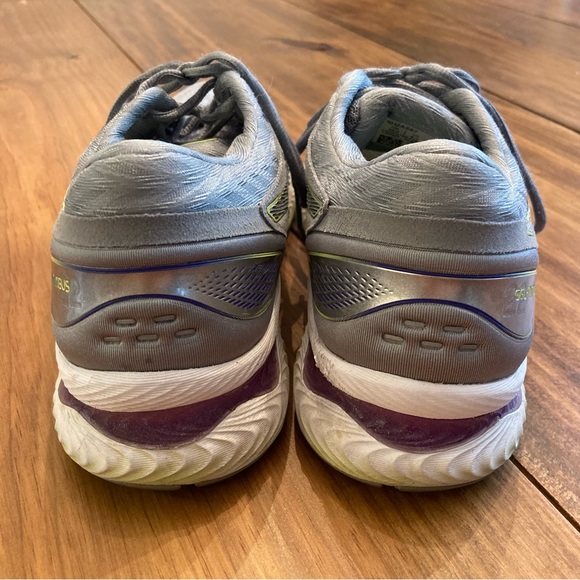 ASICS Gel-Nimbus 22 Running Shoes EUC - Picture 10 of 10